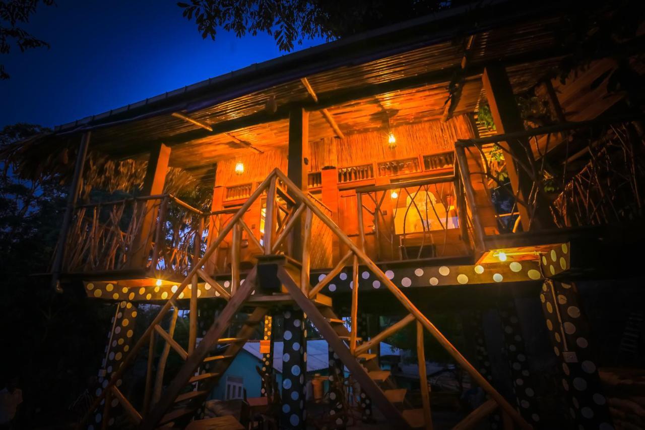 The Winsome & Tree House Bed & Breakfast Ella Luaran gambar